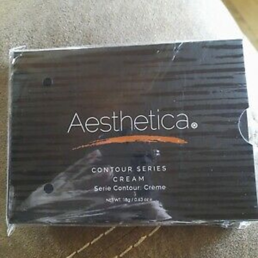 Aesthetica cream contour kit